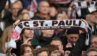 Der FC St. Pauli will mit einer Genossenschaft finanziell flexibler werden. Der FC St. Pauli will mit einer Genossenschaft finanziell flexibler werden.