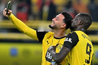 Dortmunder Matchwinner beim 2:1 gegen St. Pauli: Rami Bensebaini (l.) und Serhou Guirassy. Dortmunder Matchwinner beim 2:1 gegen St. Pauli: Rami Bensebaini (l.) und Serhou Guirassy.