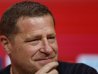 Nach Barca-Pleite: Eberl wehrt sich gegen "billige" Kritik Nach Barca-Pleite: Eberl wehrt sich gegen "billige" Kritik