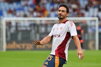 Mats Hummels wartet weiter auf sein erstes Spiel für die AS Rom. Mats Hummels wartet weiter auf sein erstes Spiel für die AS Rom.