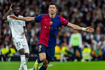 Torjäger Lewandowski erzielt zwei Tore für Barcelona. Torjäger Lewandowski erzielt zwei Tore für Barcelona.