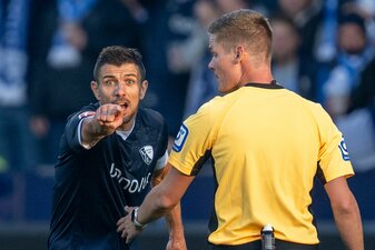 Kapitän Anthony Losilla bewertet das VfL-Team anders als Bochums Geschäftsführer. Kapitän Anthony Losilla bewertet das VfL-Team anders als Bochums Geschäftsführer.
