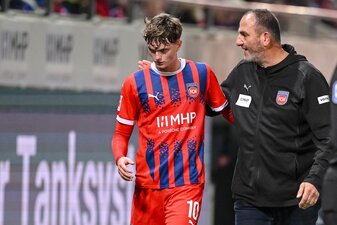 Für welche A-Nationalmannschaft Paul Wanner (l) vom 1. FC Heidenheim aufläuft, ist weiter offen. Für welche A-Nationalmannschaft Paul Wanner (l) vom 1. FC Heidenheim aufläuft, ist weiter offen.