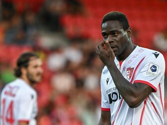 Offiziell: Balotelli wechselt zu Genua Offiziell: Balotelli wechselt zu Genua
