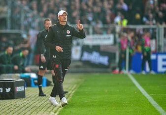 Der FC St. Pauli um Trainer Alexander Blessin steht vor dem Pokalduell bei RB Leipzig. Der FC St. Pauli um Trainer Alexander Blessin steht vor dem Pokalduell bei RB Leipzig.