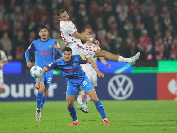 Zäher Erfolg: Köln ringt Kiel nieder