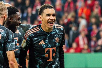 Mit drei Toren hat Jamal Musiala seine Wichtigkeit für den FC Bayern bestätigt. Mit drei Toren hat Jamal Musiala seine Wichtigkeit für den FC Bayern bestätigt.