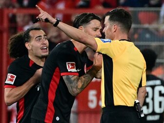 Frankfurts Theate für zwei Pokalspiele gesperrt Frankfurts Theate für zwei Pokalspiele gesperrt