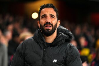 Ruben Amorim unterschrieb einen Vertrag bis Sommer 2027 mit Option auf ein weiters Jahr. Ruben Amorim unterschrieb einen Vertrag bis Sommer 2027 mit Option auf ein weiters Jahr.