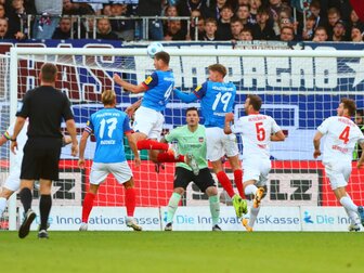 Kiel feiert ersten Bundesliga-Sieg Kiel feiert ersten Bundesliga-Sieg