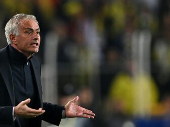 Mourinho: Jubelsturz und Generalkritik Mourinho: Jubelsturz und Generalkritik