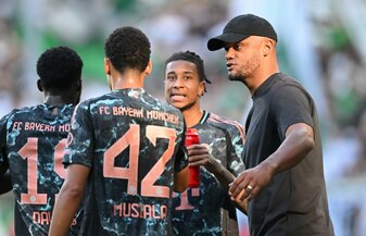Schaffen Vincent Kompany und sein FC Bayern München den Sprung in das Achtelfinale der Champions-League? Foto: Stuart Franklin/Getty Images. Schaffen Vincent Kompany und sein FC Bayern München den Sprung in das Achtelfinale der Champions-League? Foto: Stuart Franklin/Getty Images.