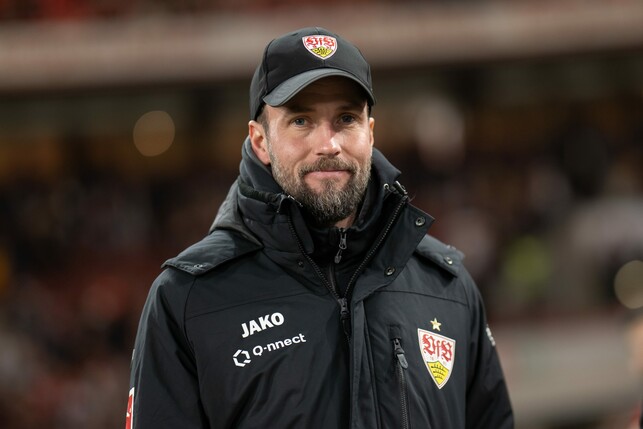 Schafft Vizemeister-Trainer Sebastian Hoeneß mit dem VfB Stuttgart die Playoffs oder sogar die direkte Qualifikation für die K.o.-Phase? Foto: Christian Kaspar-Bartke/Getty Images.