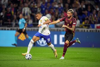 Kylian Mbappé (l) kehrt für die letzten beiden Nations-League-Spiele nicht in den Kader von Vizeweltmeister Frankreich zurück. Kylian Mbappé (l) kehrt für die letzten beiden Nations-League-Spiele nicht in den Kader von Vizeweltmeister Frankreich zurück.