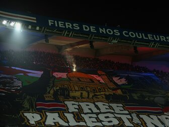 PSG-Fans sorgen mit "Free Palestine"-Banner für Ärger PSG-Fans sorgen mit "Free Palestine"-Banner für Ärger