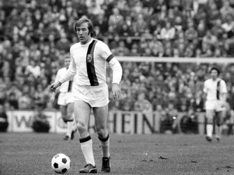 Gladbach ernennt Netzer zum Ehrenspielführer Gladbach ernennt Netzer zum Ehrenspielführer