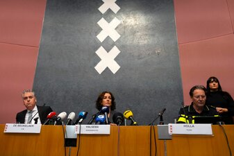 Die Behörden gehen von gezielten Angriffen aus. Die Behörden gehen von gezielten Angriffen aus.