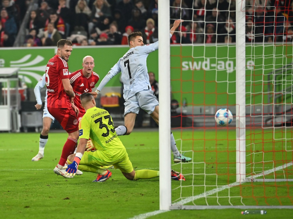 Zwei Eigentore: Fortuna und Paderborn verpassen die Spitze