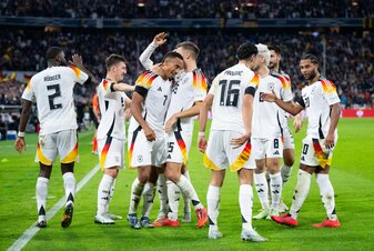 Der Einzug ins Viertelfinale steht fest - jetzt soll für das DFB-Team noch der Gruppensieg her. Der Einzug ins Viertelfinale steht fest - jetzt soll für das DFB-Team noch der Gruppensieg her.