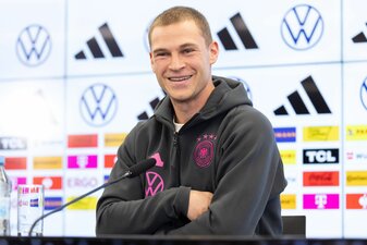 Bei den Bayern steht Joshua Kimmich vor einer wegweisenden Entscheidung. Bei den Bayern steht Joshua Kimmich vor einer wegweisenden Entscheidung.