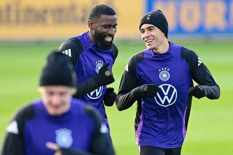 Antonio Rüdiger (l.) und Jamal Musiala (r.) - zwei wichtige Säulen für Bundestrainer Nagelsmann. Antonio Rüdiger (l.) und Jamal Musiala (r.) - zwei wichtige Säulen für Bundestrainer Nagelsmann.