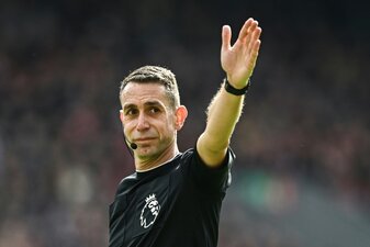 England: Schiedsrichter-Wirbel beschäftigt auch die UEFA England: Schiedsrichter-Wirbel beschäftigt auch die UEFA