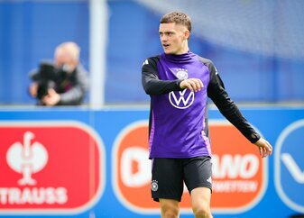 Florian Wirtz ist auch wieder mit auf dem Trainingsgelände. Florian Wirtz ist auch wieder mit auf dem Trainingsgelände.