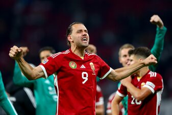 Nach seinem Kollaps in Amsterdam ist es unklar, wann Ungarns Co-Trainer Adam Szalai wieder arbeiten wird. Nach seinem Kollaps in Amsterdam ist es unklar, wann Ungarns Co-Trainer Adam Szalai wieder arbeiten wird.