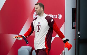 Manuel Neuer musste angeblich das Training abbrechen. Manuel Neuer musste angeblich das Training abbrechen.