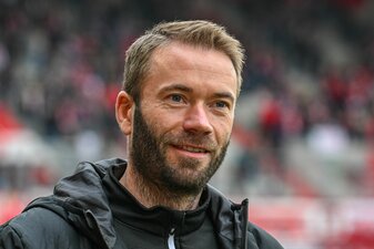 Andreas Patz ist nun Cheftrainer von Jahn Regensburg. Andreas Patz ist nun Cheftrainer von Jahn Regensburg.