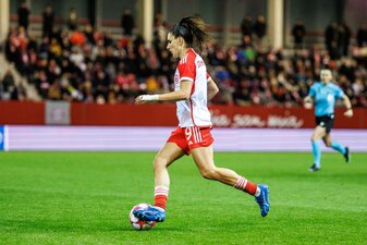 Jovana Damnjanovic schoss die Fußballerinnen des FC Bayern zur 1:0-Führung gegen Valerenga Oslo. (hier Archivbild) Jovana Damnjanovic schoss die Fußballerinnen des FC Bayern zur 1:0-Führung gegen Valerenga Oslo. (hier Archivbild)
