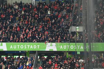 Fans von Union Berlin in Wolfsburg. Fans von Union Berlin in Wolfsburg.