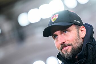 Erwartet in Belgrad ein hitziges Spiel: Stuttgart-Trainer Sebastian Hoeneß. Erwartet in Belgrad ein hitziges Spiel: Stuttgart-Trainer Sebastian Hoeneß.
