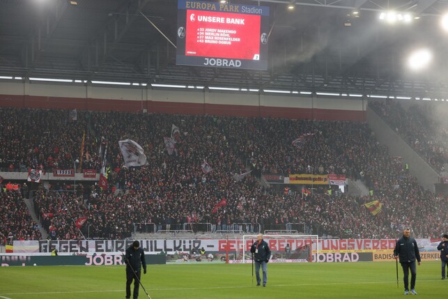 Ein Teil des Freiburger Fanblocks blieb am Samstag leer.