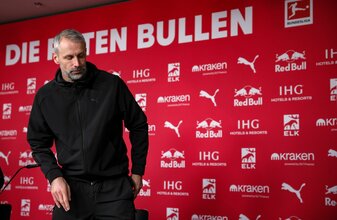 Marco Rose sitzt auch am Mittwoch im DFB-Pokal gegen Frankfurt auf der RB-Bank. Marco Rose sitzt auch am Mittwoch im DFB-Pokal gegen Frankfurt auf der RB-Bank.