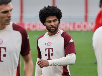 Gnabry fehlt Bayern "aufgrund leichter Kniebeschwerden" Gnabry fehlt Bayern "aufgrund leichter Kniebeschwerden"