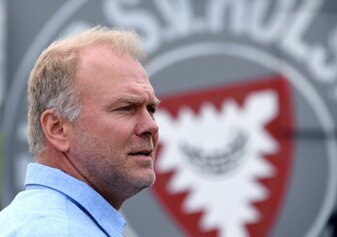 Wolfgang Schwenke, Geschäftsführer von Holstein Kiel, will keine Transfers machen, die das Gehaltsgefüge sprengen. Wolfgang Schwenke, Geschäftsführer von Holstein Kiel, will keine Transfers machen, die das Gehaltsgefüge sprengen.