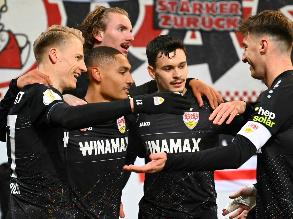 Mit besserer B-Elf: VfB in Regensburg souverän weiter