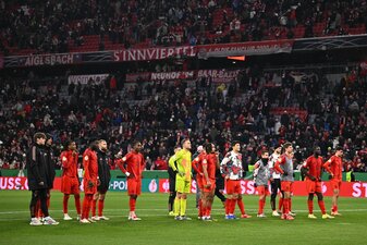 Der FC Bayern München scheidet im Pokal wieder früh aus. Der FC Bayern München scheidet im Pokal wieder früh aus.