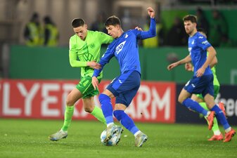 Wolfsburg und Hoffenheim boten einen hart umkämpften, aber wenig spektakulären Pokalkampf. Wolfsburg und Hoffenheim boten einen hart umkämpften, aber wenig spektakulären Pokalkampf.