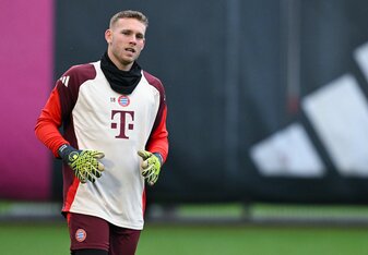 Daniel Peretz steht als Ersatz für Manuel Neuer bereit. Daniel Peretz steht als Ersatz für Manuel Neuer bereit.