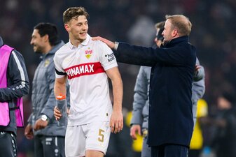 Yannik Keitel (l.) erzielte bei Stuttgarts Sieg gegen Bern den Treffer zum 5:1-Endstand. Yannik Keitel (l.) erzielte bei Stuttgarts Sieg gegen Bern den Treffer zum 5:1-Endstand.