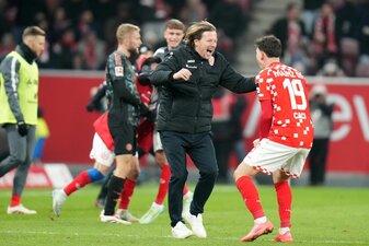 Der Mainzer Trainer Bo Henriksen sprach nach dem Sieg gegen den FC Bayern von einem verdienten Erfolg. Der Mainzer Trainer Bo Henriksen sprach nach dem Sieg gegen den FC Bayern von einem verdienten Erfolg.