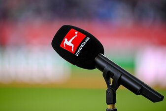 Die Fan-Organisation «Unsere Kurve» lehnt Forderungen der Medienrechte-Inhaber nach mehr Zugang zu den Fußball-Protagonisten in den Bundesligen ab Die Fan-Organisation «Unsere Kurve» lehnt Forderungen der Medienrechte-Inhaber nach mehr Zugang zu den Fußball-Protagonisten in den Bundesligen ab