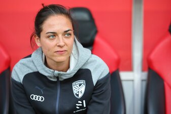 Sabrina Wittmann ist die erste Trainerin im Profifußball der Männer. Sabrina Wittmann ist die erste Trainerin im Profifußball der Männer.