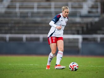 Frauenfußball: Knaak wechselt zu ManCity Frauenfußball: Knaak wechselt zu ManCity