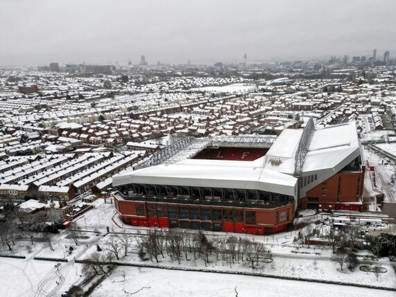 "Seien Sie vorsichtig": Liverpool spielt trotz Wintereinbruch