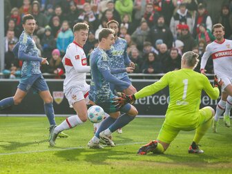 Foto: VfB startet mit Unentschieden gegen Ajax ins neue Jahr