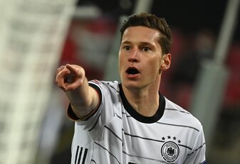 Julian Draxler soll seinen Vertrag beim katarischen Club Al-Ahli SC verlängert haben. Julian Draxler soll seinen Vertrag beim katarischen Club Al-Ahli SC verlängert haben.