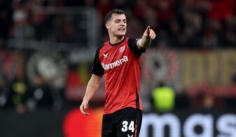 Granit Xhaka ist für Bayer Leverkusen ein wichtiger Spieler. Jetzt muss der Stratege um einen Einsatz gegen Borussia Dortmund bangen. | Foto: Lars Baron/Getty Images Granit Xhaka ist für Bayer Leverkusen ein wichtiger Spieler. Jetzt muss der Stratege um einen Einsatz gegen Borussia Dortmund bangen. | Foto: Lars Baron/Getty Images